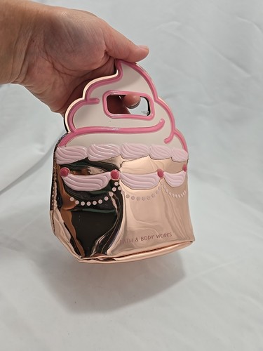 Nwt bath body works - &, cupcake